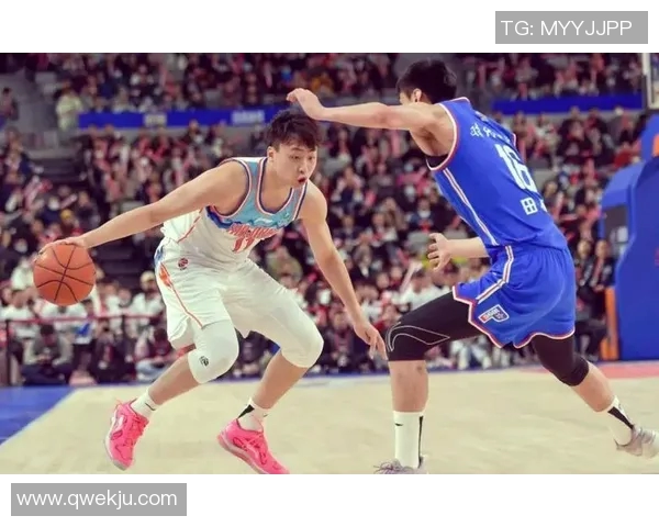 齐麟的崛起与挑战：探索新星在篮球赛场上的奋斗与成长之路