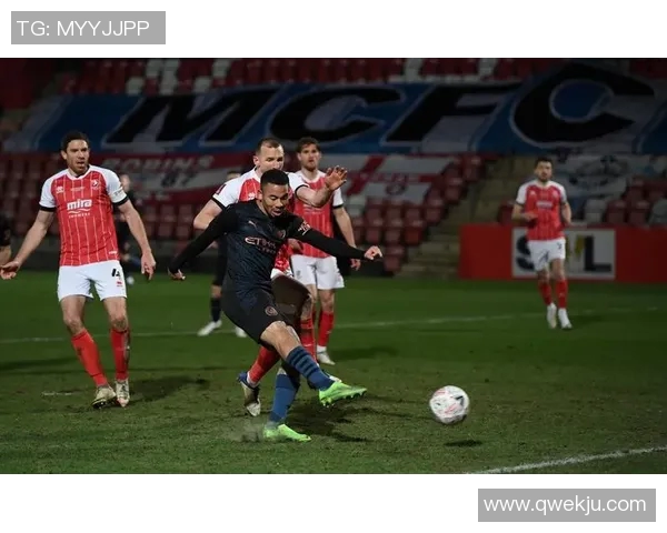 切尔滕汉姆对阵牛津联的精彩较量即将上演，谁能赢得胜利成为焦点